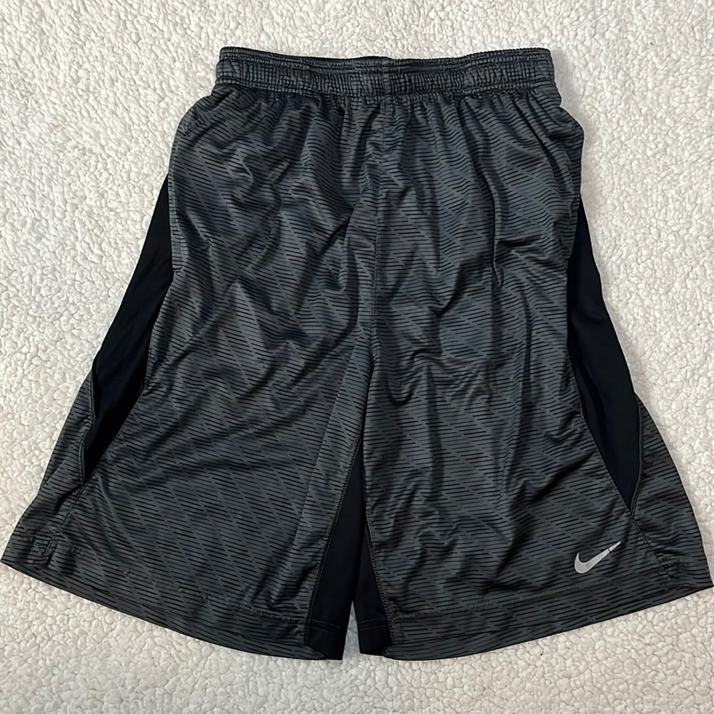 Men’s small Nike shorts black and gray